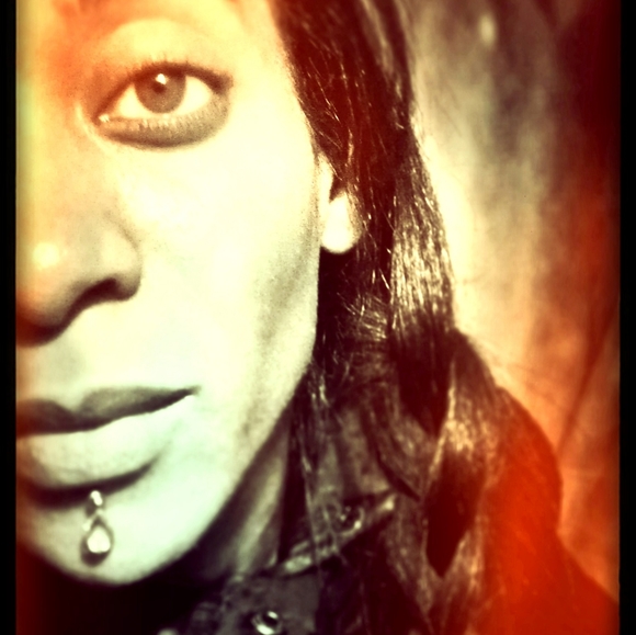 Meet your Posher, Coy - Picture 3 of 16